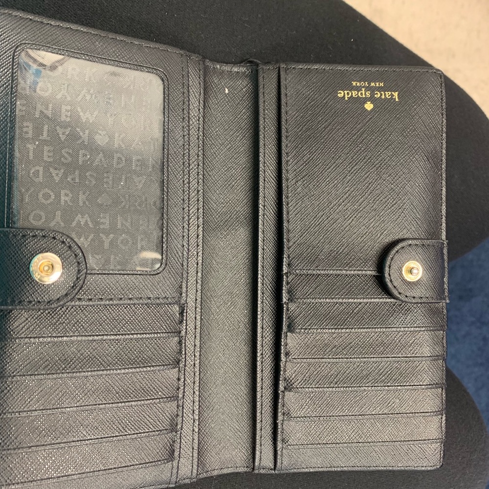 Authentic Kate Spade wallet. - Picture 4 of 4